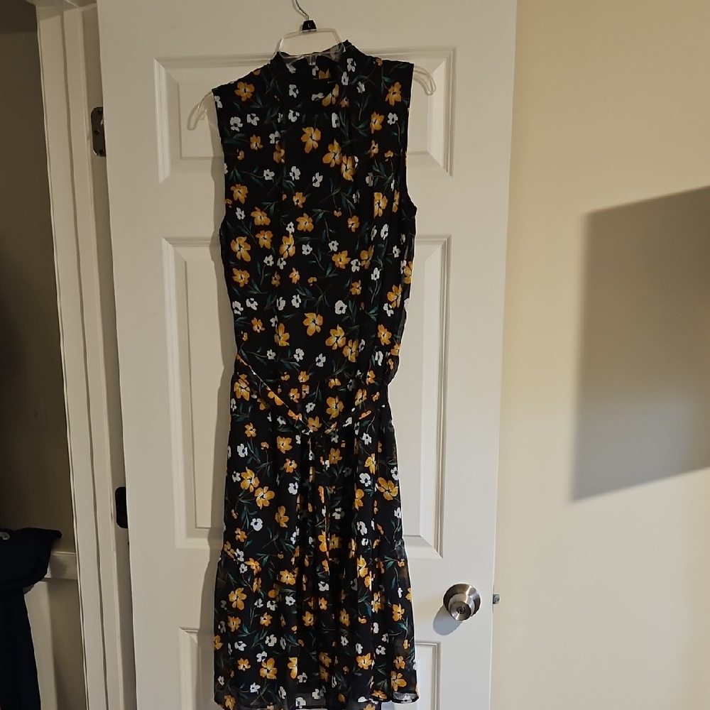 Who What Wear Black Sleeveless Midi Dress with Yellow & White Floral Print